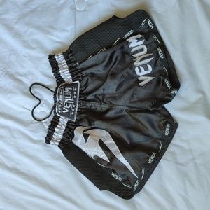 Small Venum Giant Muay Thai Shorts - black/white